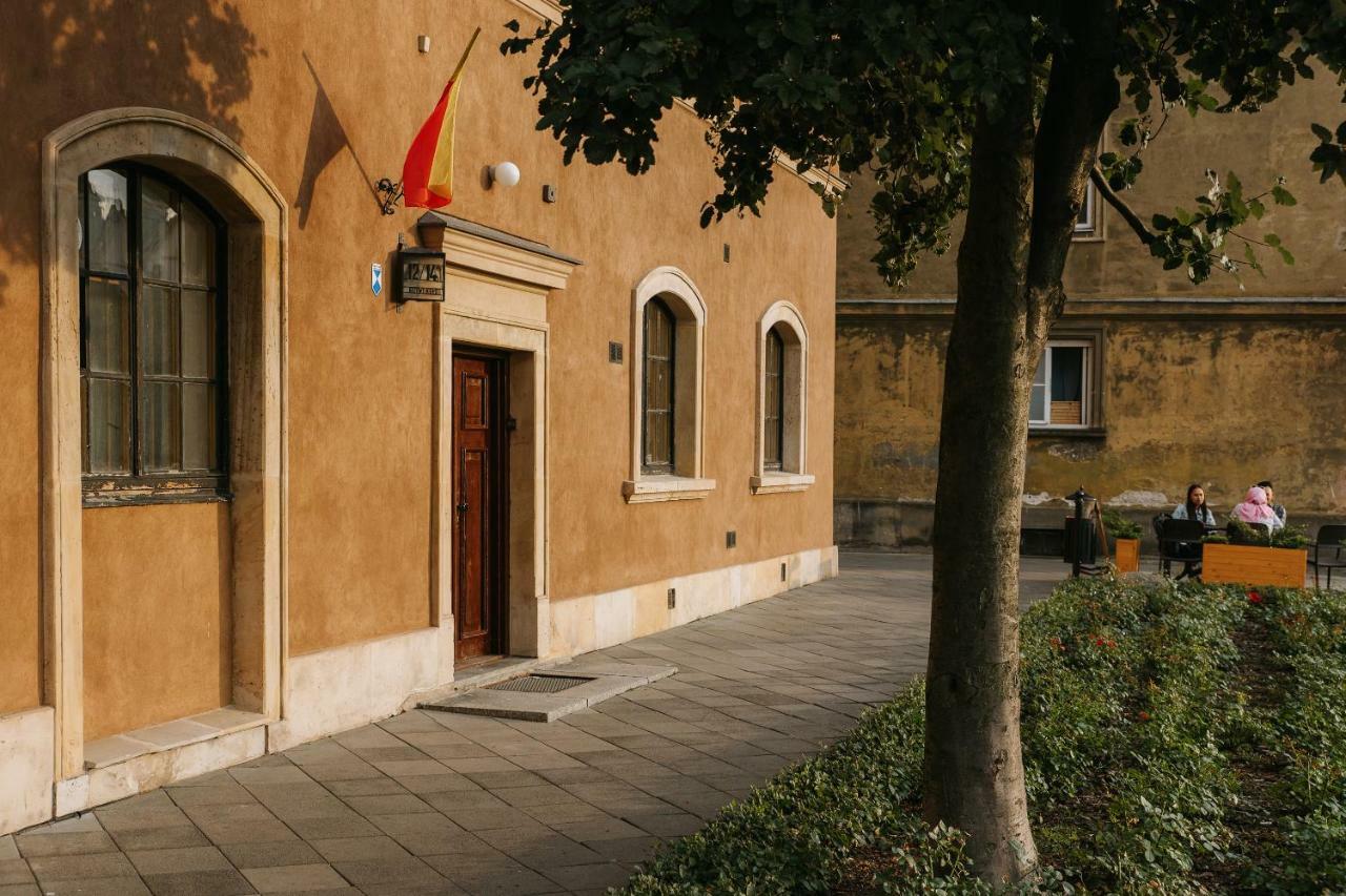 Old Town Market Place Penthouse Apartament *
